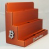 Socle 6 NM Miner vide vu de trois quarts - logo Bitcoin gravé sur le flanc