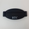 Socle NM Miner BTC vu de face - lettrage BTC en relief sur le support imprimé en 3D