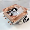 Radiateur Bitaxe vu de dessus - ailettes cuivrées et ventilateur monté