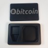 Étui Trezor grand modèle ouvert - compartiments intérieurs pour la clé et les accessoires