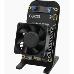 Bitaxe 801 sur son support noir - carte, dissipateur et ventilateur du mineur