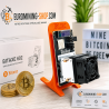 Bitaxe 602 sur son support - mineur Bitcoin solo compact pour miner depuis chez soi