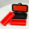 Intérieur du mini coffre - garniture rouge amovible protégeant la clé