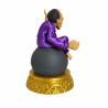 Statuette crypto Le Bitcoin c'est de la bombe de profil gauche - costume violet satiné et socle doré ciselé