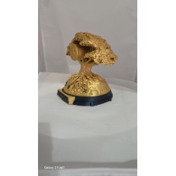 Profil de la statuette racines Bitcoin, tronc doré et socle noir laqué