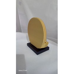 Dos du trophée pour le minage, médaillon doré lisse sur son socle noir