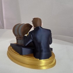 Le Trésor de Strategy vu de dos, coffre ouvert et socle doré