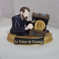 Le Trésor de Strategy de face, plaque gravée sur le socle doré