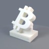 Trophée Bitcoin simple socle vu de trois quarts - impression 3D blanche pour bureau ou étagère